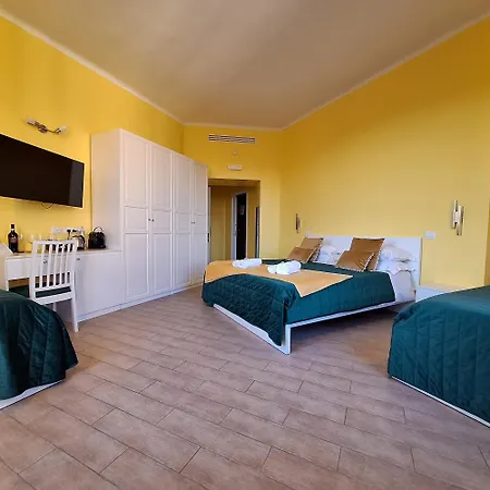 Residenze Serventi Longhi 4*