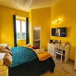 Residenze Serventi Longhi 4* 로마