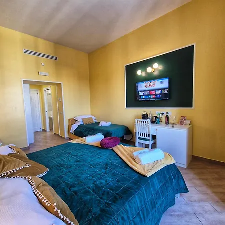 Residenze Serventi Longhi 4* 로마